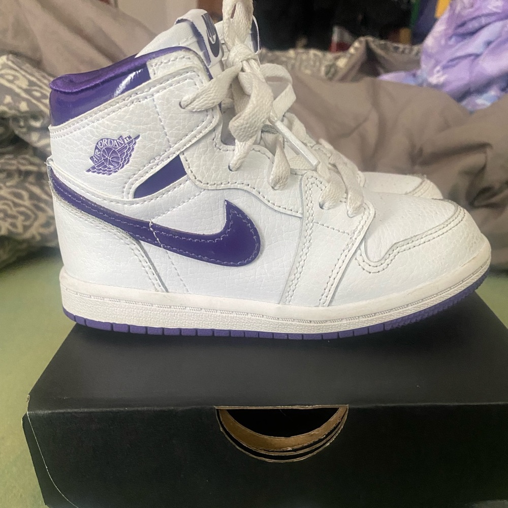 Air jordan 1 court purple size 9c toddler
